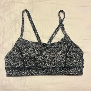 *SOLD* LULULEMON Sports Bra Size 6 (also can fit 4)